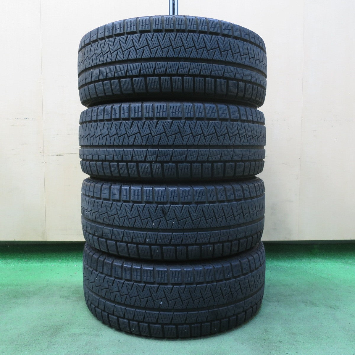 4本価格！21年★スタッドレス 225/50R17 ピレリ アイスアシンメトリコ タイヤ 17インチ BMW ボルボ ベンツ 等★5062001イスタ