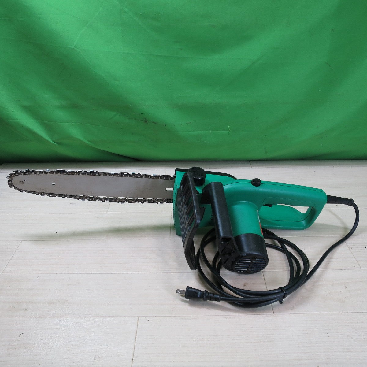 [送料無料] ☆マキタ 300mm 電気 チェーンソー M501 切断機 電動 工具 チェンソー makita 100V☆