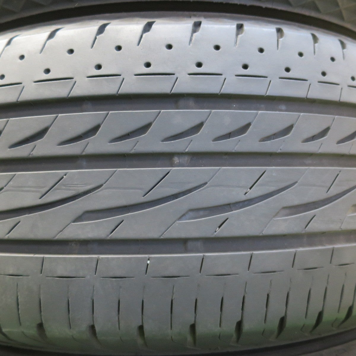 [送料無料] バリ溝！24年！9.5分★225/55R18 ブリヂストン レグノ GRV2 タイヤ 18インチ デリカD5 エルグランド スカイライン 等★4120306イノタ