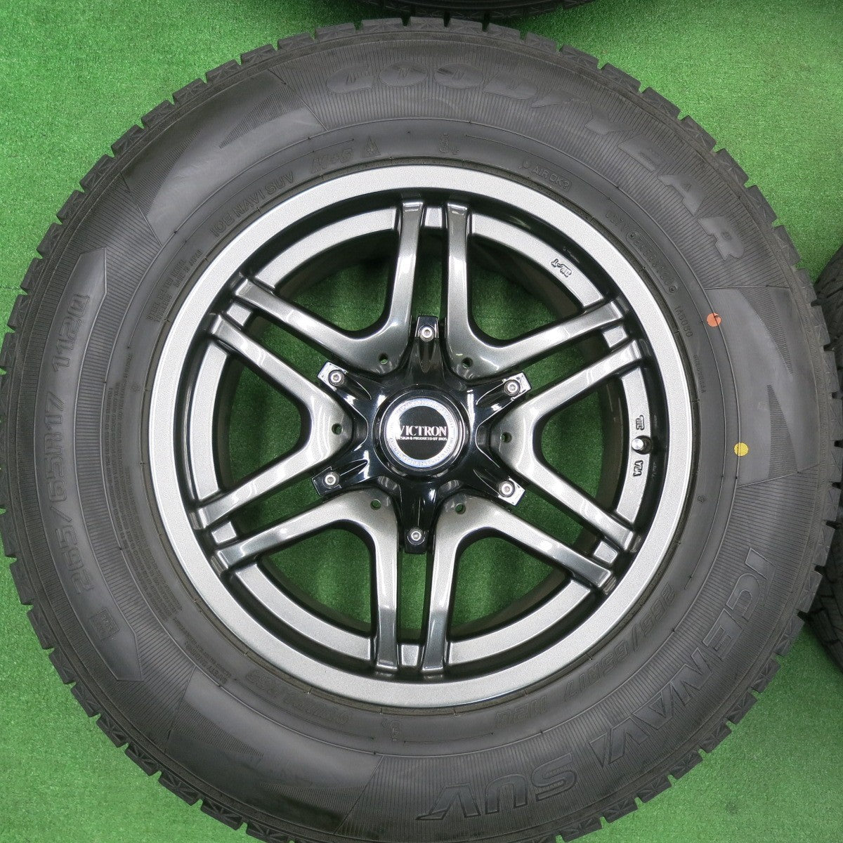 [送料無料] バリ溝！20年！キレイ！9.5分★ランクル 等 JAOS VICTRON ASTELLA CM-02 265/65R17 スタッドレス グッドイヤー アイスナビ SUV PCD139.7/6H★4112304TNス