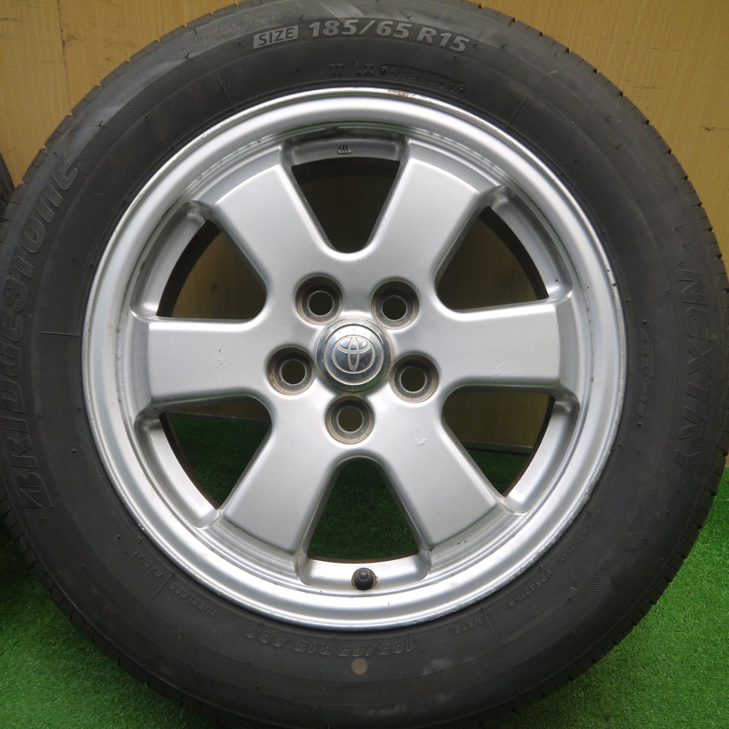 [送料無料] バリ溝!22年!9.5分★トヨタ 20系 プリウス 純正 185/65R15 ブリヂストン ネクストリー エコピア 15インチ PCD100/5H★4101803Hノ