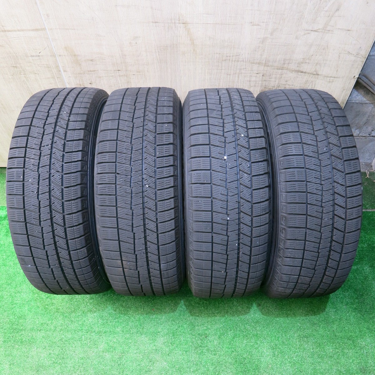 バリ溝！21年！9.5分★スタッドレス 215/60R16 ダンロップ ウインターマックス 03 SG-E 16インチ PCD114.3/5H★5051606NJス