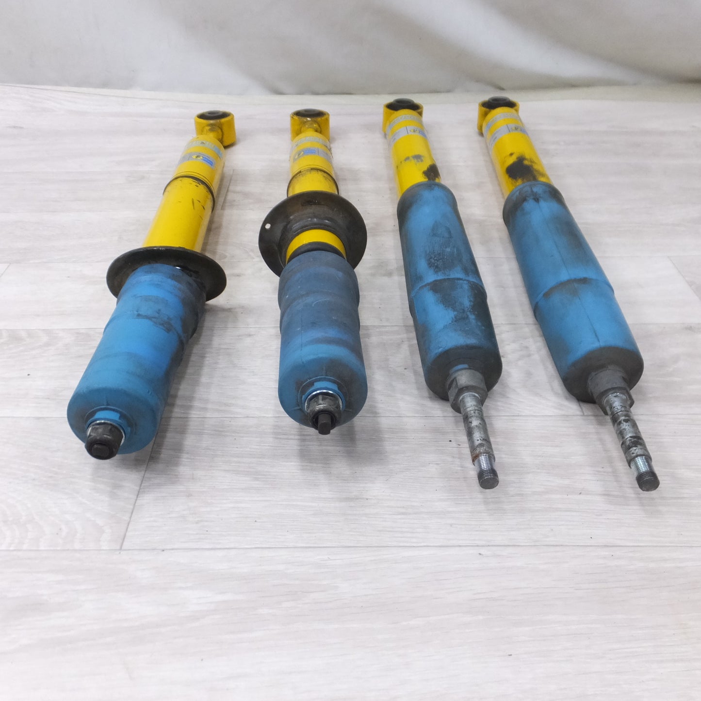 [送料無料] ◆BILSTEIN ビルシュタイン トヨタ ランドクルーザープラド TRJ150W ガソリンモデル用 ショック BE5-3213J BE5-3214J 一台分◆