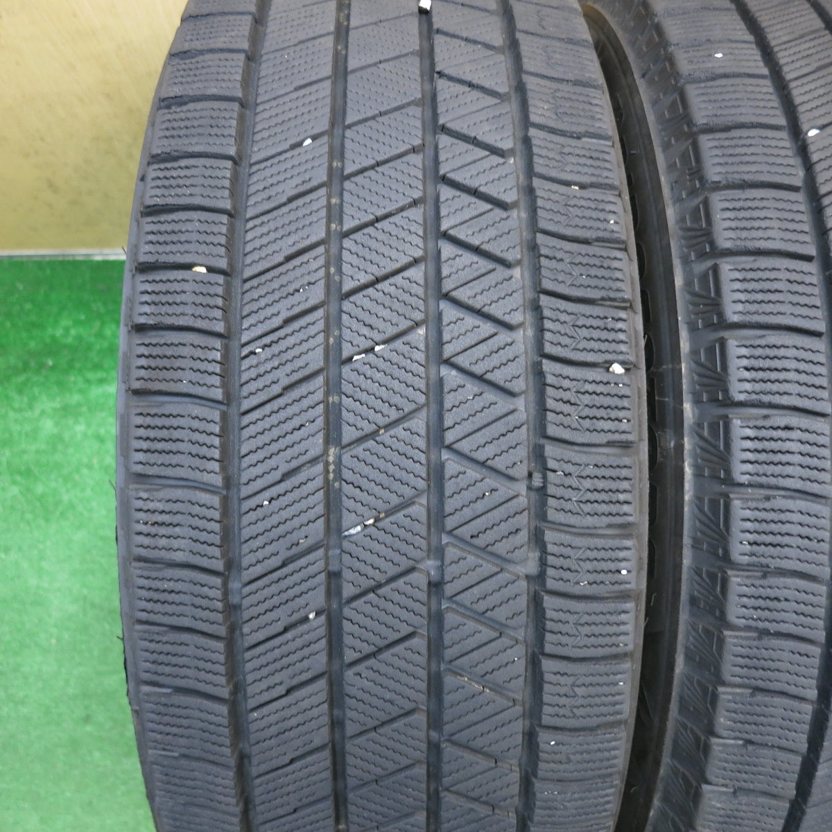 バリ溝！9分◎スタッドレス 205/60R16 ブリヂストン ブリザック VRX3 タイヤ 16インチ ノア ヴォクシー ステップワゴン 等◎6091102KKスタ