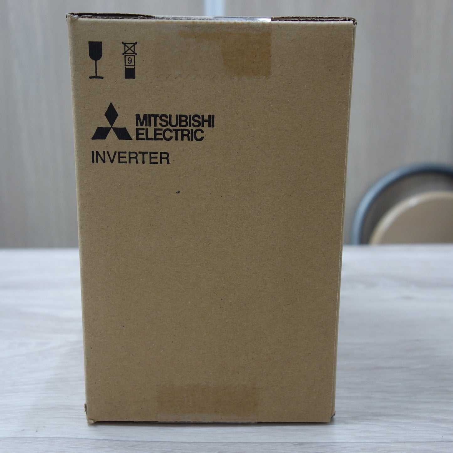 [送料無料] 新品☆三菱電機 インバーター FR-E840-0.4K-1 MITSUBISHI ELECTRIC 発電機☆
