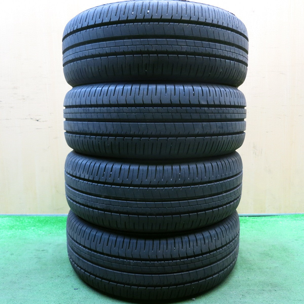 バリ溝！23年！9.5分★205/55R16 ブリヂストン エコピア NH200 タイヤ 16インチ ステップワゴン アイシス ノア ヴォクシー プレマシー 等★5071707HAノタ