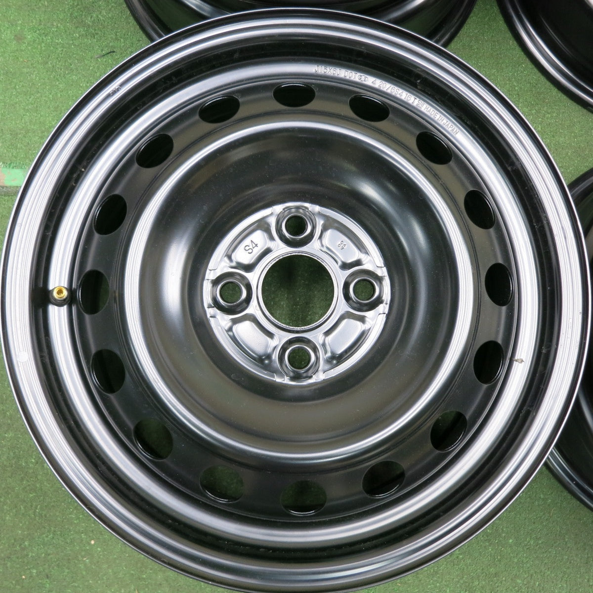 新車外し ヤリス 純正 スチール 15インチ 6J PCD100 4穴 送料無料* 新車外し☆トヨタ ヤリス 純正 スチール ホイール 15インチ
