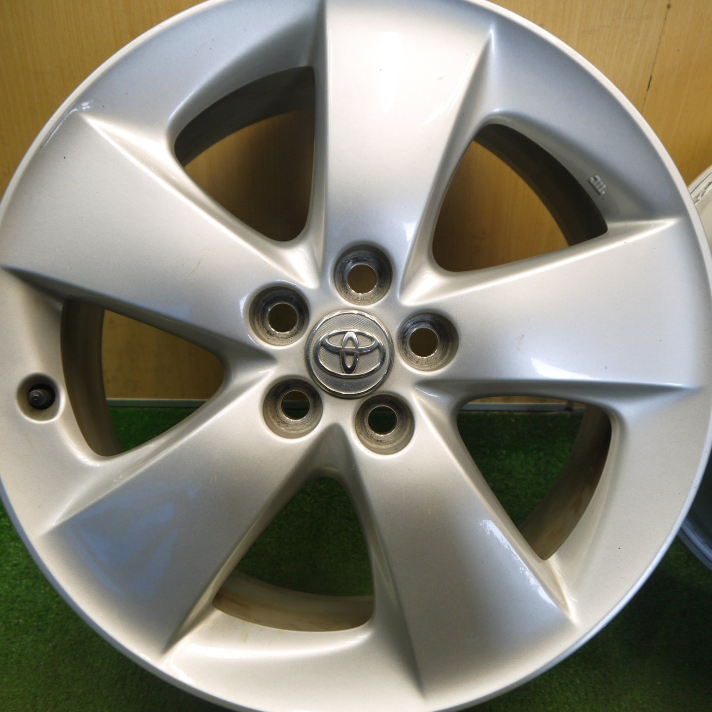 4本価格★トヨタ 30系 プリウス S G ツーリング 純正 ホイール 17インチ 17×7J PCD100/5H★6051909Hホ