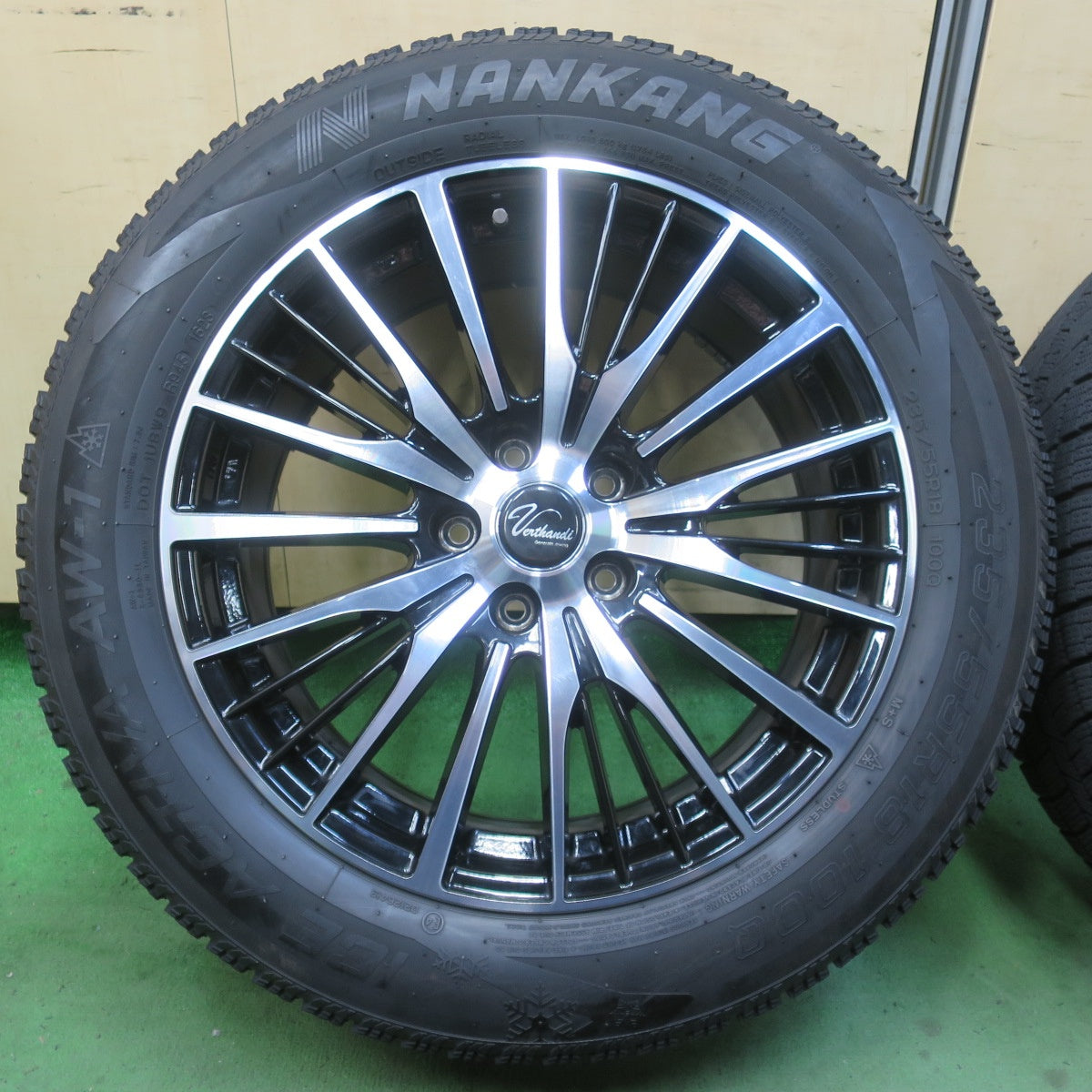 バリ溝！23年！キレイ！9分★スタッドレス 235/55R18 ナンカン アイスアクティバ AW-1 Verthandi ヴェルザンディ ヴェルサンディ 18インチ PCD114.3/5H★6022802イス