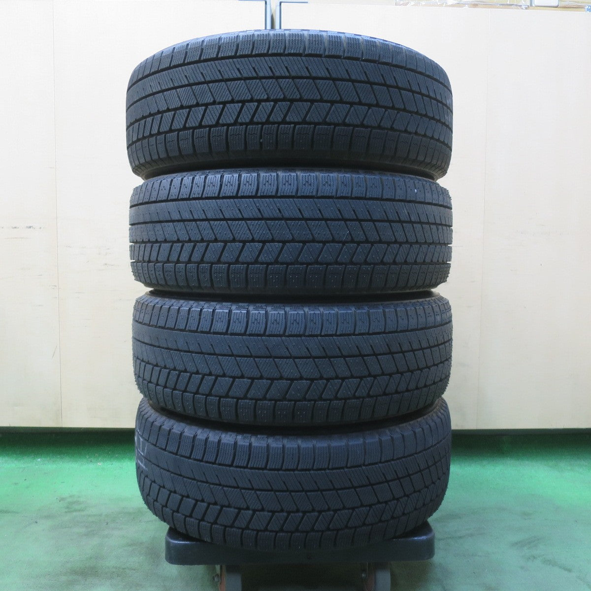 バリ溝！23年！キレイ！ほぼ10分★スタッドレス 185/55R16 ブリヂストン ブリザック VRX3 POTENZA SW010 ポテンザ 16インチ PCD100/4H★6031109イス