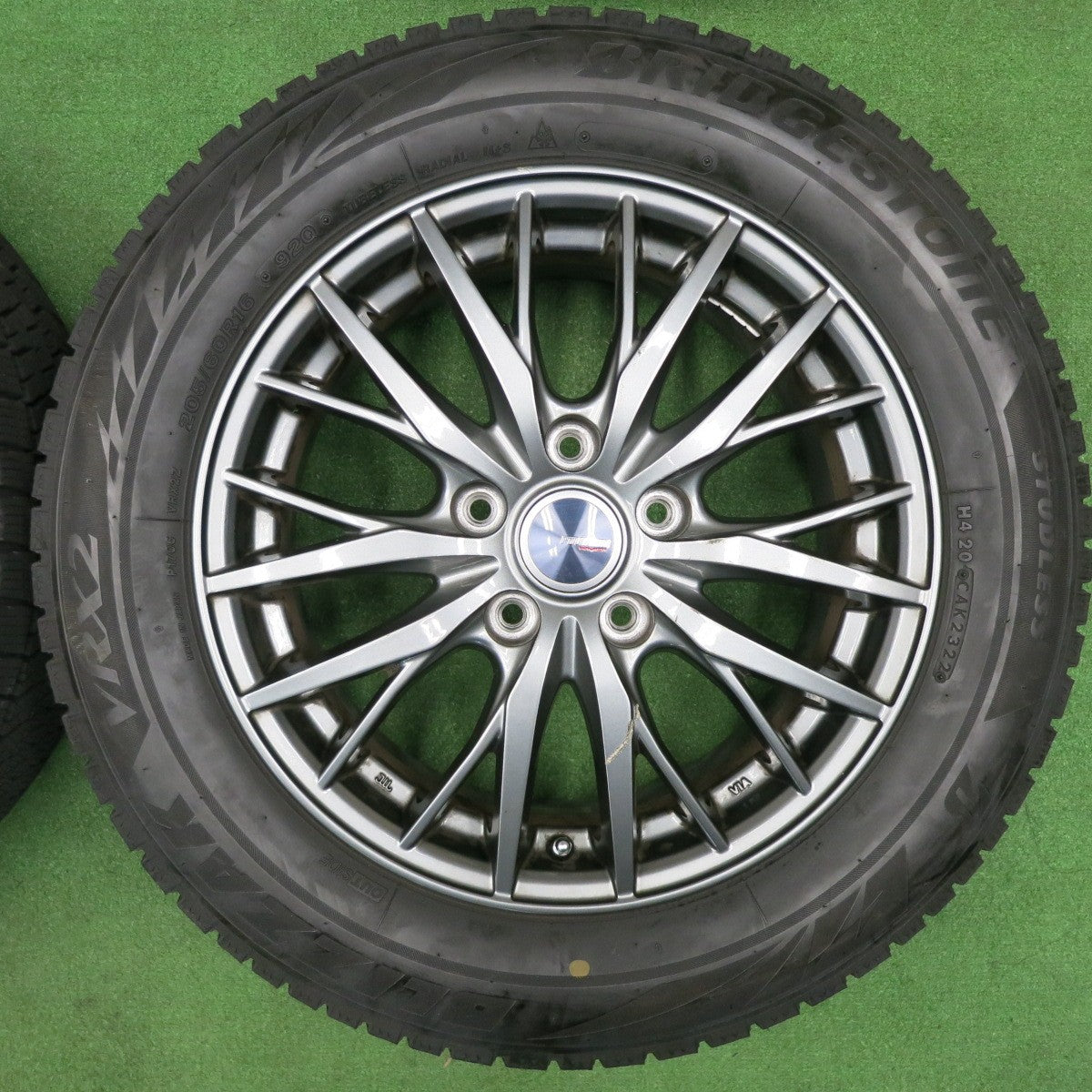 [送料無料] バリ溝！23年！キレイ！ほぼ10分★スタッドレス 205/60R16 ブリヂストン ブリザック VRX2 ravrion RM01 ラブリオン 16インチ PCD114.3/5H★4121601TNス