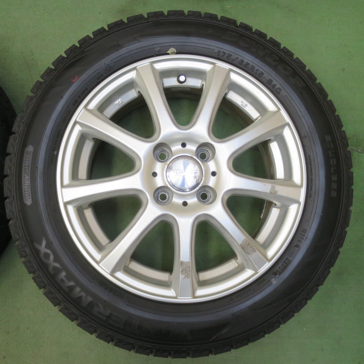 ほぼ未使用！25年★スタッドレス 175/65R15 ダンロップ ウインターマックス WM02 DUFACT デュファクト 15インチ PCD100/4H★6041108イス