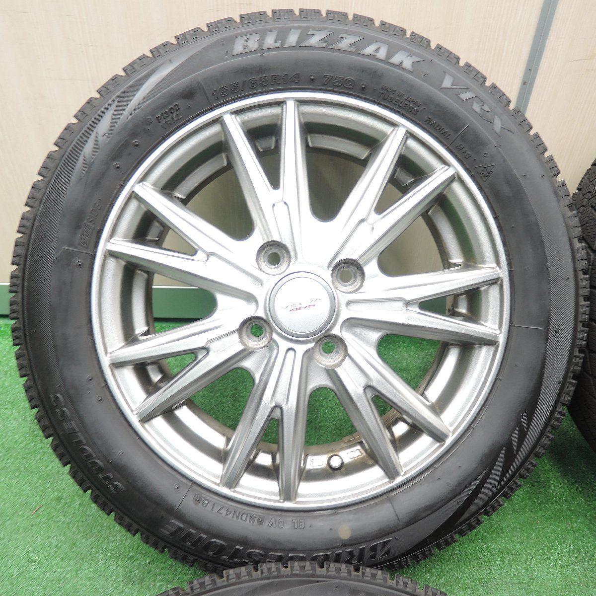 キレイ！★スタッドレス 155/65R14 ブリヂストン ブリザック VRX VELVA KEVIN ヴェルヴァ ケビン 14インチ PCD100/4★3102405TNス