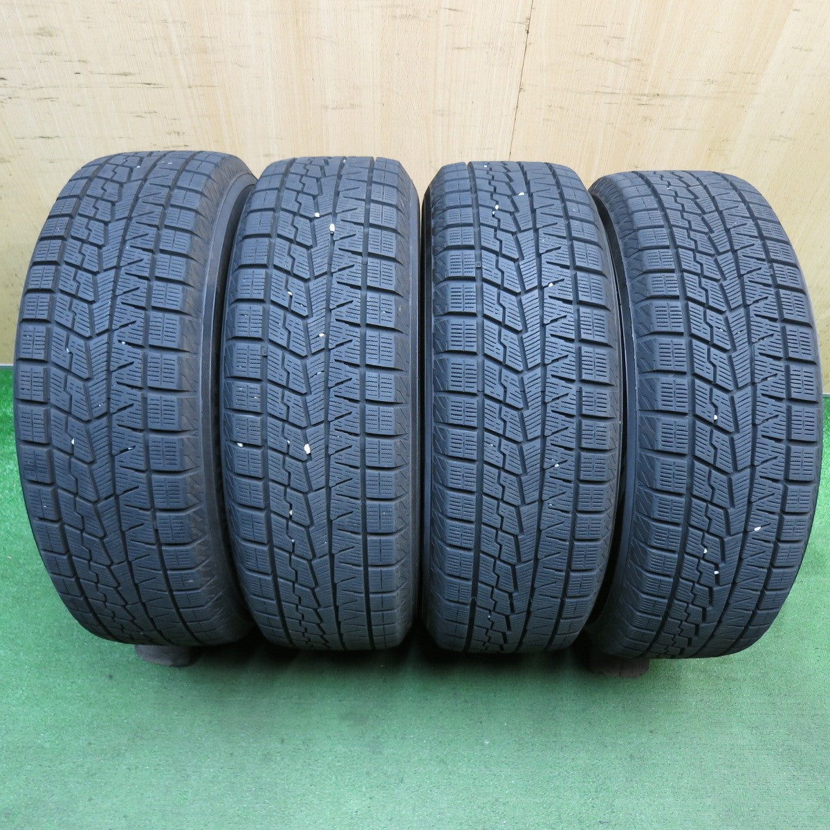 バリ溝！24年！キレイ！9.5分以上◎スタッドレス 195/65R15 ヨコハマ アイスガード iG70 GRASS グラス 15インチ PCD114.3/5H◎6091107KKス