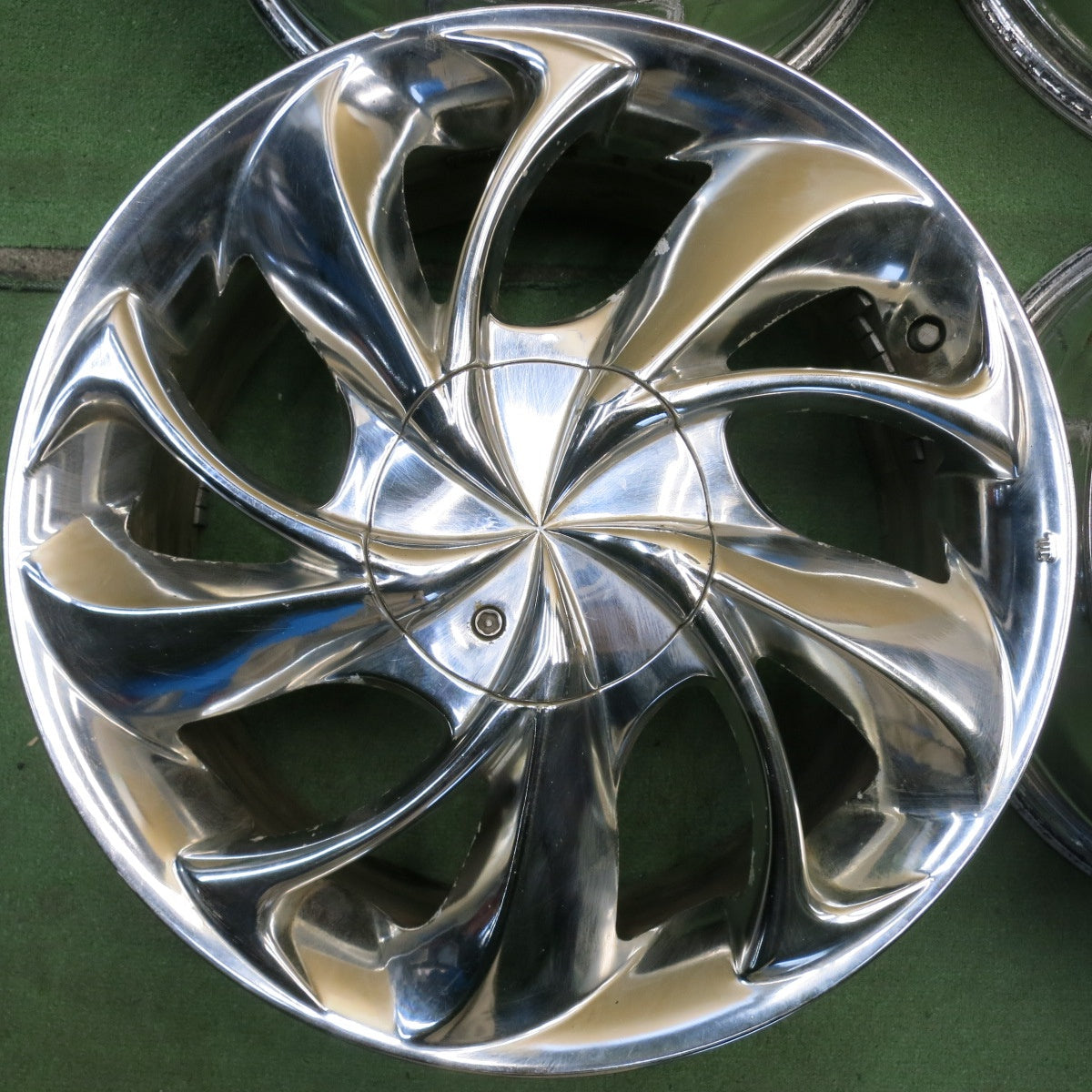 4本価格★Stich EXPLORER HOT STUFF 17インチ ホイール シュティッヒ エクスプローラー ホットスタッフ 17×7JJ PCD114.3/4H 5H マルチ★6052309HAホ