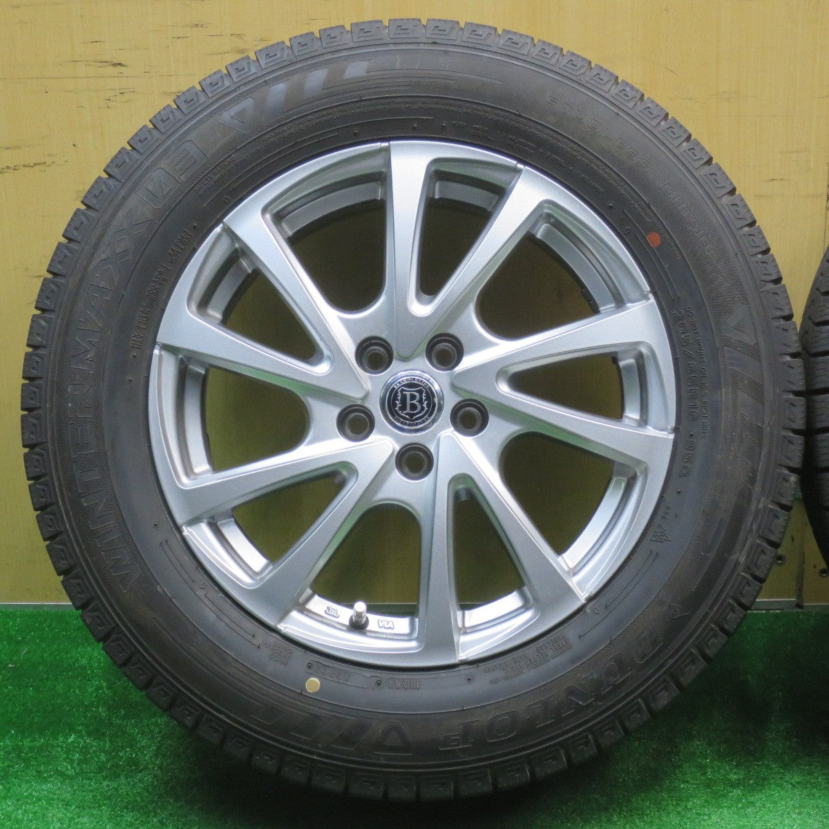 バリ溝！23年！キレイ！9.5分★フォレスター 等 205/65R16 スタッドレス ダンロップ ウインターマックス 03 BRANDLE-LINE ブランドルライン 16インチ PCD100/5H★5102809NJス