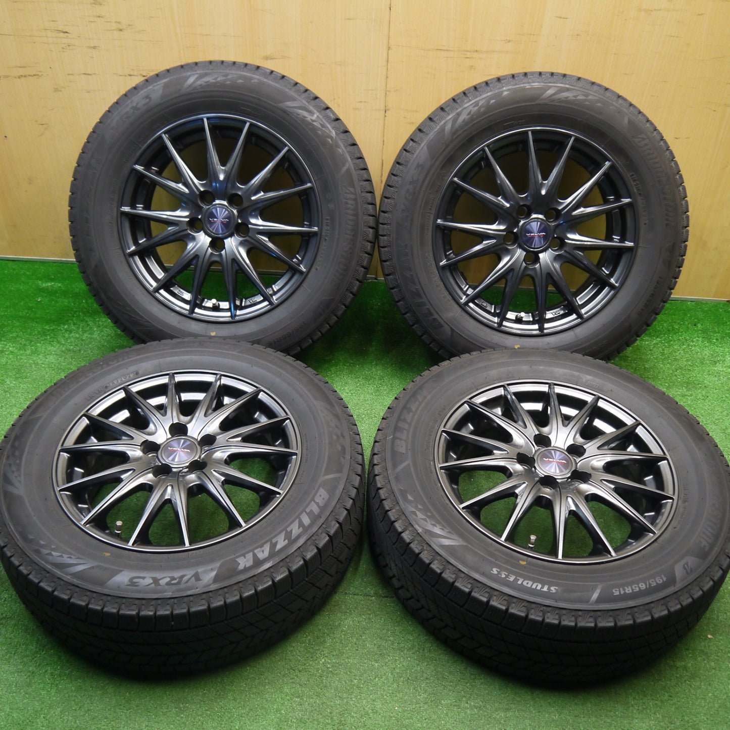 バリ溝！23年！キレイ！9.5分★プリウス 等 195/65R15 スタッドレス ブリヂストン ブリザック VRX3 VELVA SPORTZ ヴェルヴァ 15インチ PCD100/5H★5111803Hス