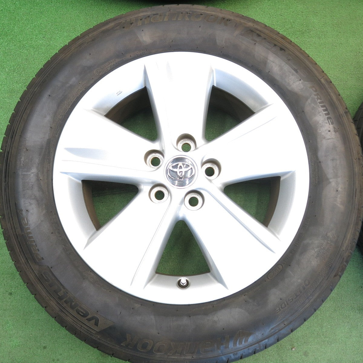 バリ溝！23年！8.5分◎トヨタ 60系 ハリアー 純正 225/65R17 ハンコック Ventus Prime4 ベンタス プライム4 17インチ PCD114.3/5H◎6071801HAノ