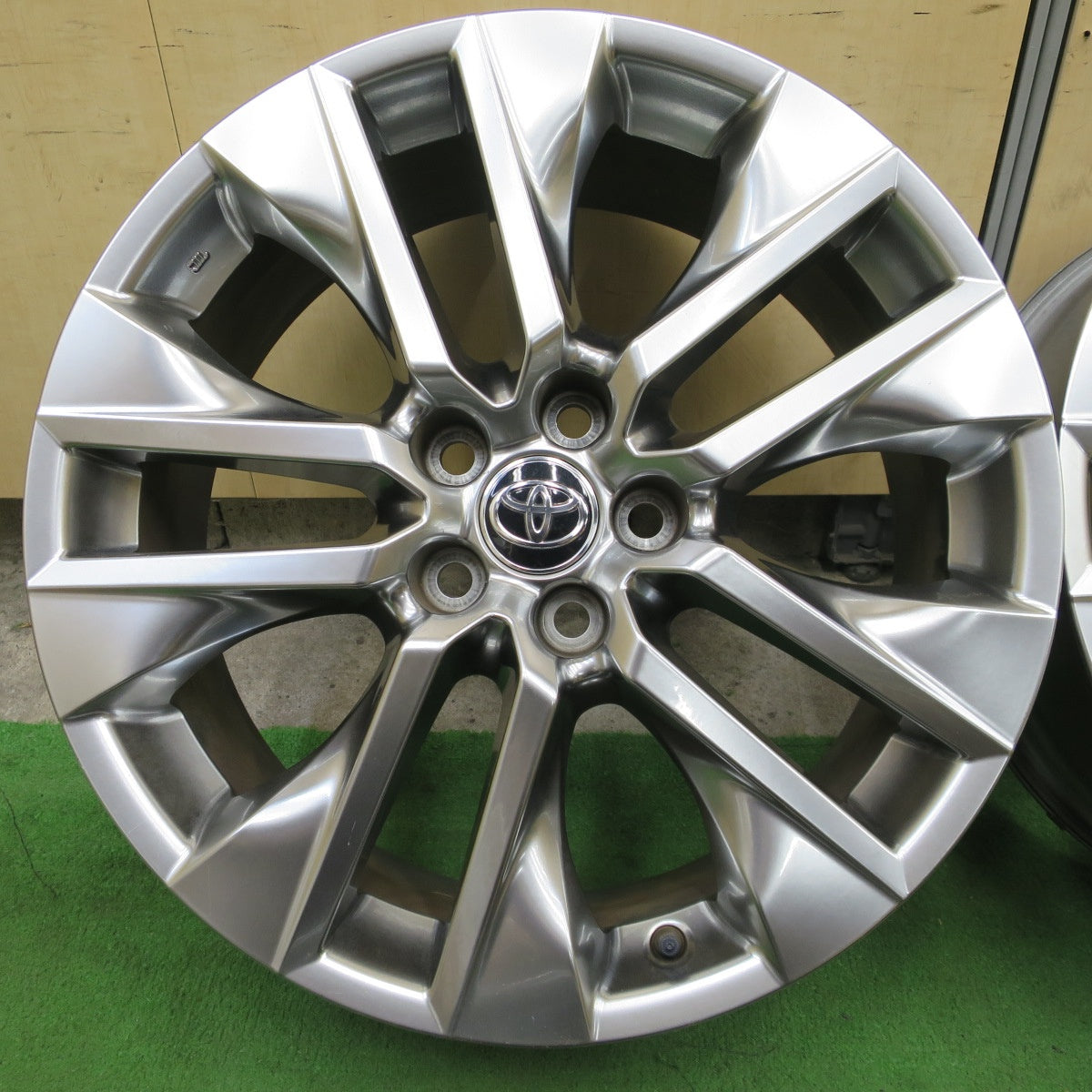 キレイ★トヨタ RAV4 G Z パッケージ 純正 ホイール 19インチ 19×7.5J PCD114.3/5H★6050901NGホ