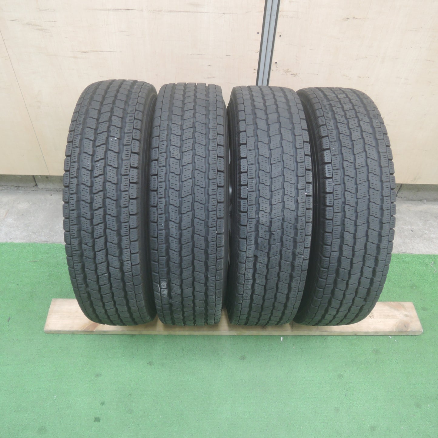 バリ溝！22年！9分★スタッドレス 145/80R12 80/78N ヨコハマ アイスガード iG91 SPORT DAISY 12インチ PCD100/4H★5042303TTス