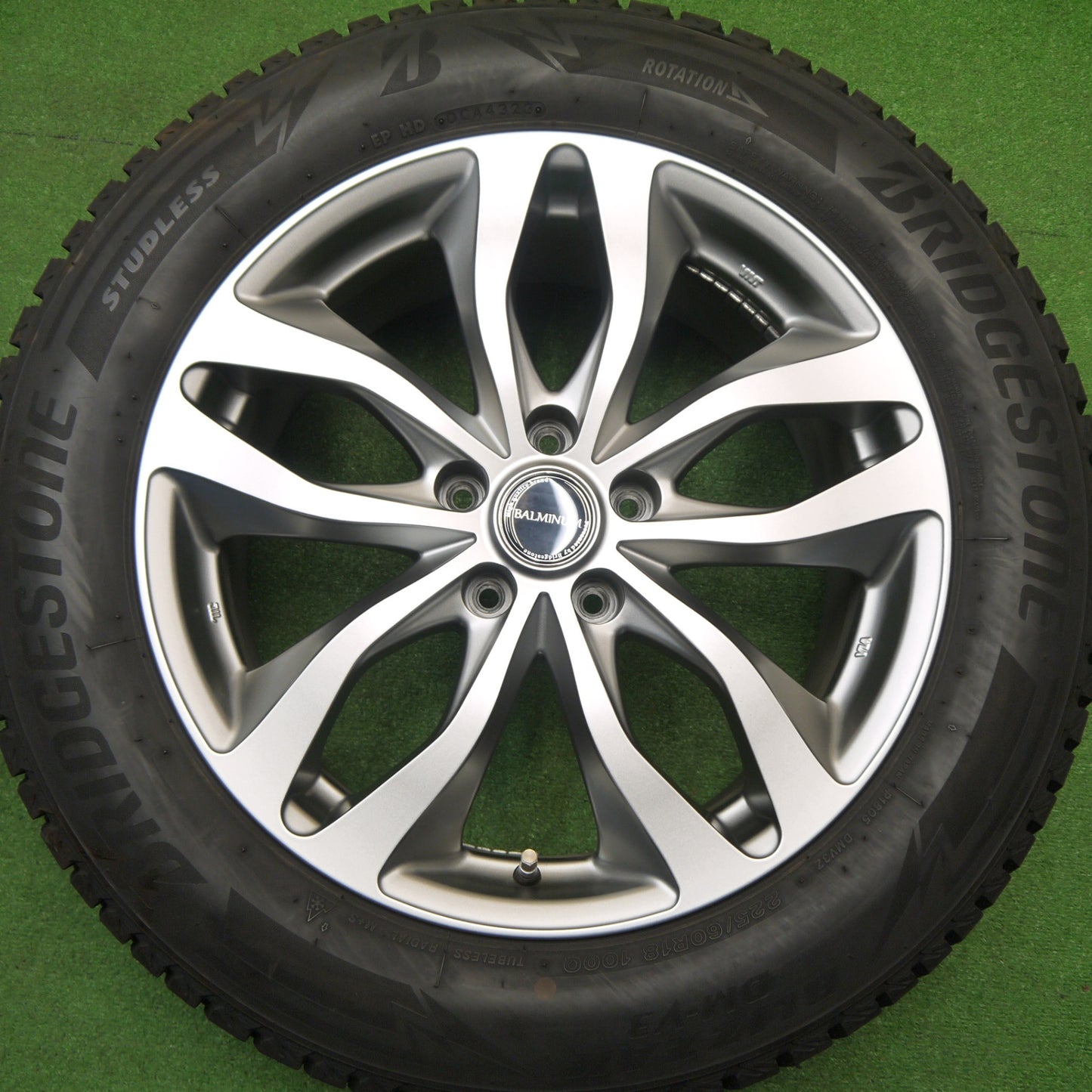 バリ溝！23年！キレイ！9分★スタッドレス 225/60R18 ブリヂストン ブリザック DM-V3 BALMINUM バルミナ 18インチ PCD114.3/5H★5111406Hス