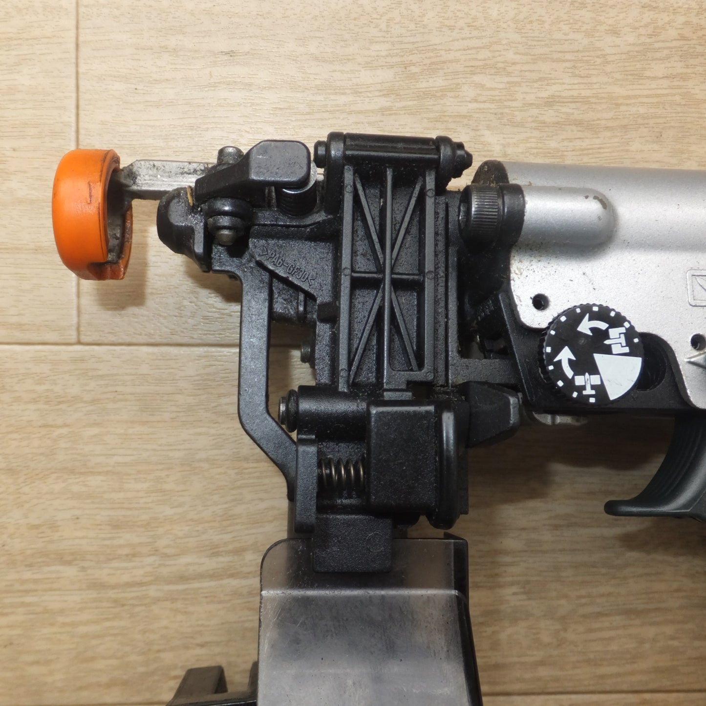 [送料無料] ★日立 HITACHI 4mm ねじ打機 WF4AH　常圧 エアーツール　使用ねじ SV3925H～SV3941H★