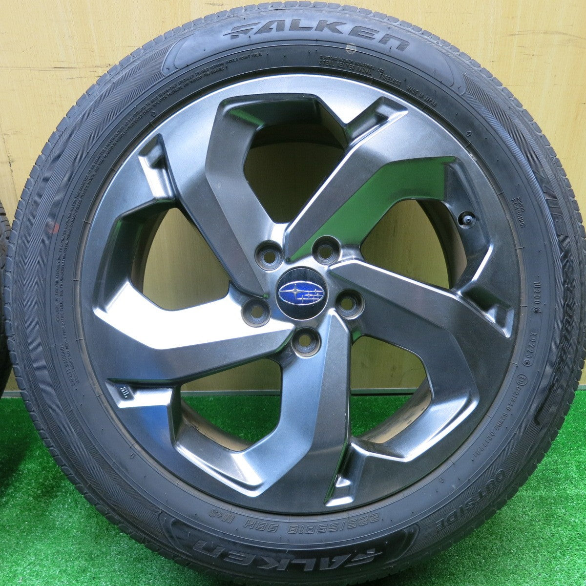 バリ溝！23年！9.5分★スバル SK フォレスター STI スポーツ 純正 ENKEI 225/55R18 ファルケン ZIEX ZE001 A/S 18インチ エンケイ PCD114.3/5H★5102506HAノ