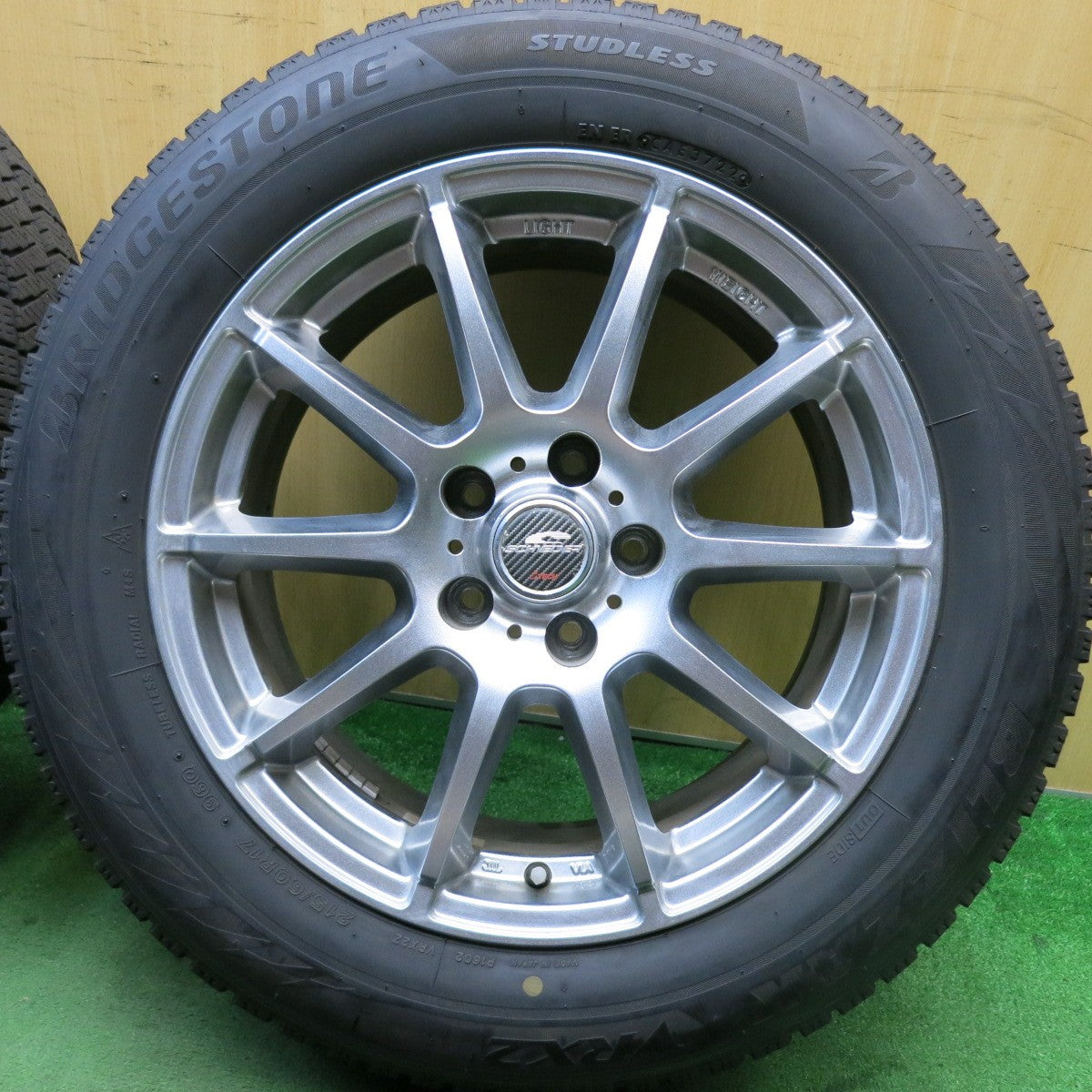 バリ溝！22年！8.5分★スタッドレス 215/60R17 ブリヂストン ブリザック VRX2 SCHNEIDER シュナイダー 17インチ PCD114.3/5H★5081411HAス