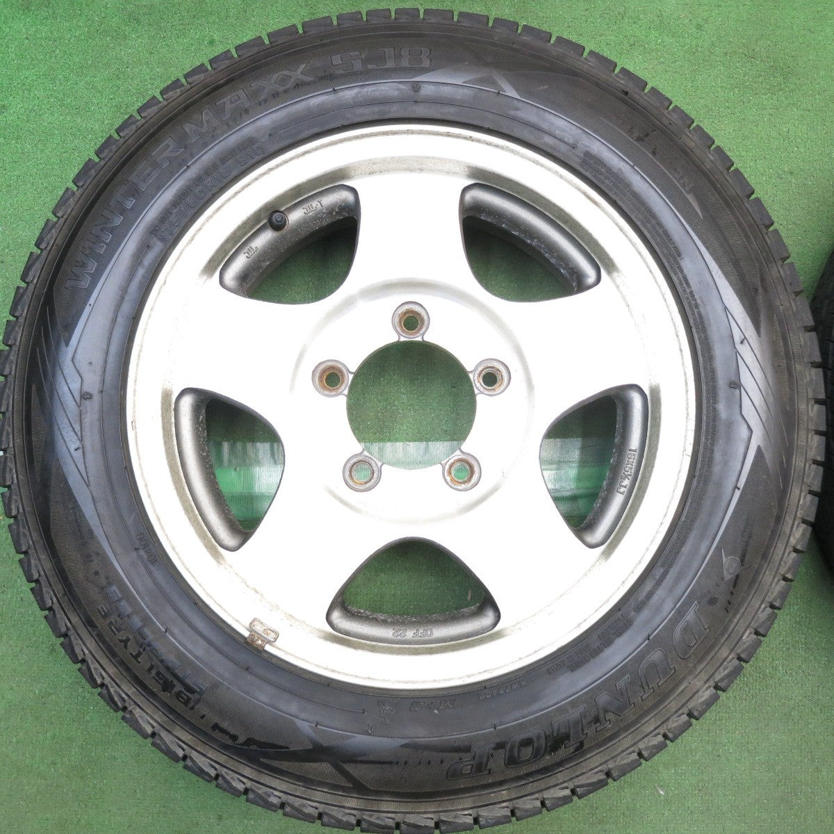 バリ溝！9.5分◎スズキ JA11 ジムニー 純正 175/80R16 スタッドレス ダンロップ ウインターマックス SJ8 16インチ PCD139.7/5H◎6100405HAス