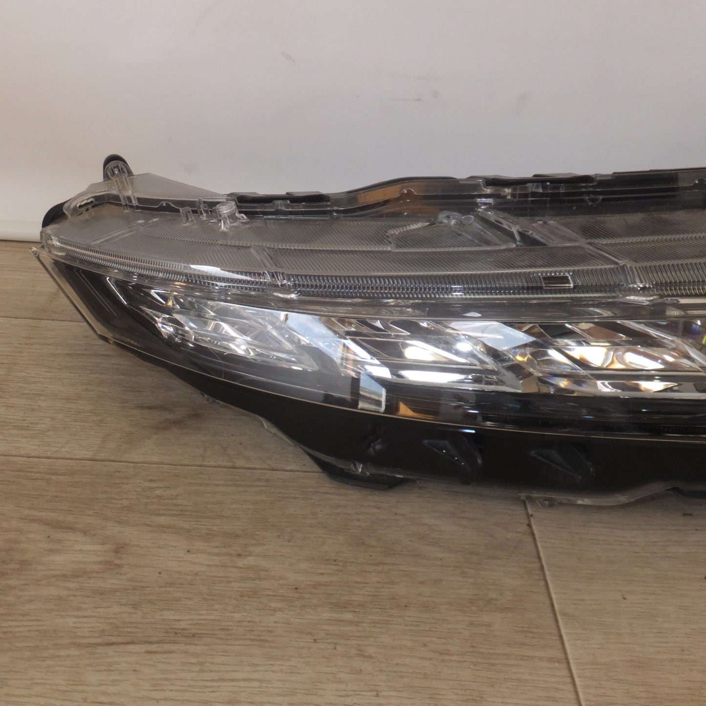 [送料無料] 現状品★三菱 MITSUBISHI 純正 デリカ D:5 CV1W ポジションランプ クリアランスランプ KOITO 212-67120 右 ステー割れ★