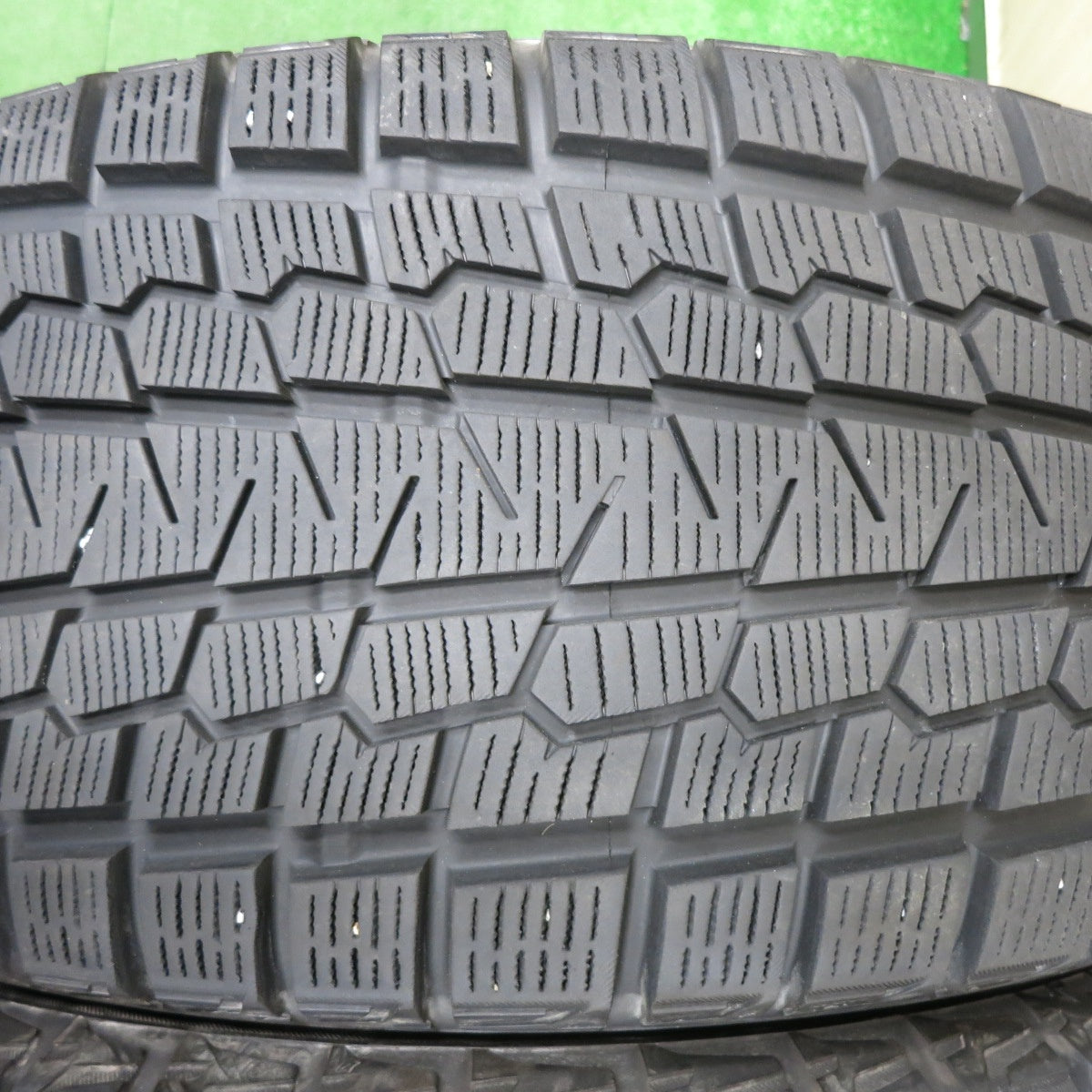 [送料無料] バリ溝！キレイ！9.5分★ベンツ GLE GLS 275/50R20 スタッドレス ヨコハマ アイスガード G075 社外 アルミ 20インチ PCD112/5H★5011801NJス