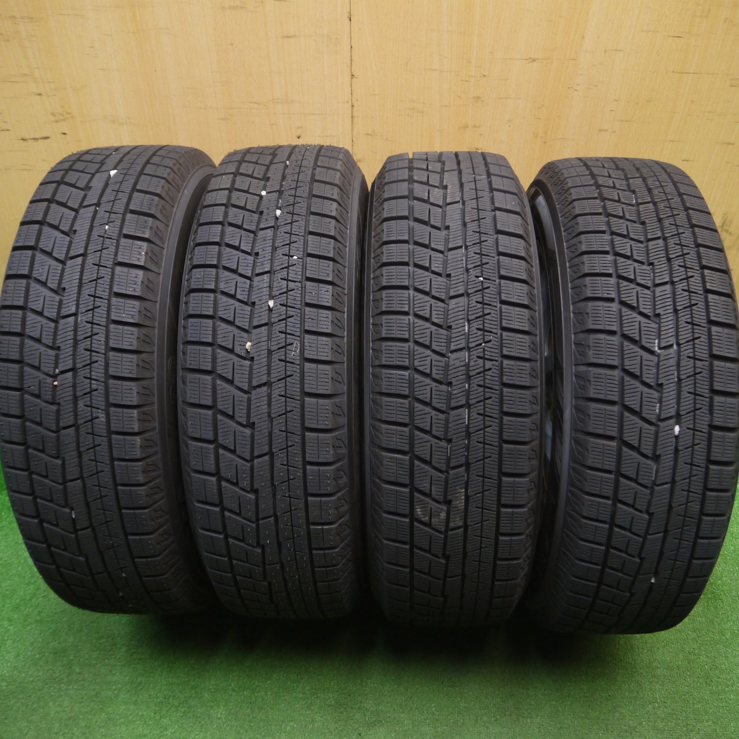 [送料無料] バリ溝！23年！キレイ！ほぼ10分★スタッドレス 185/65R15 ヨコハマ アイスガード iG60 JOKER ジョーカー 15インチ PCD114.3/5H★4120405Hス