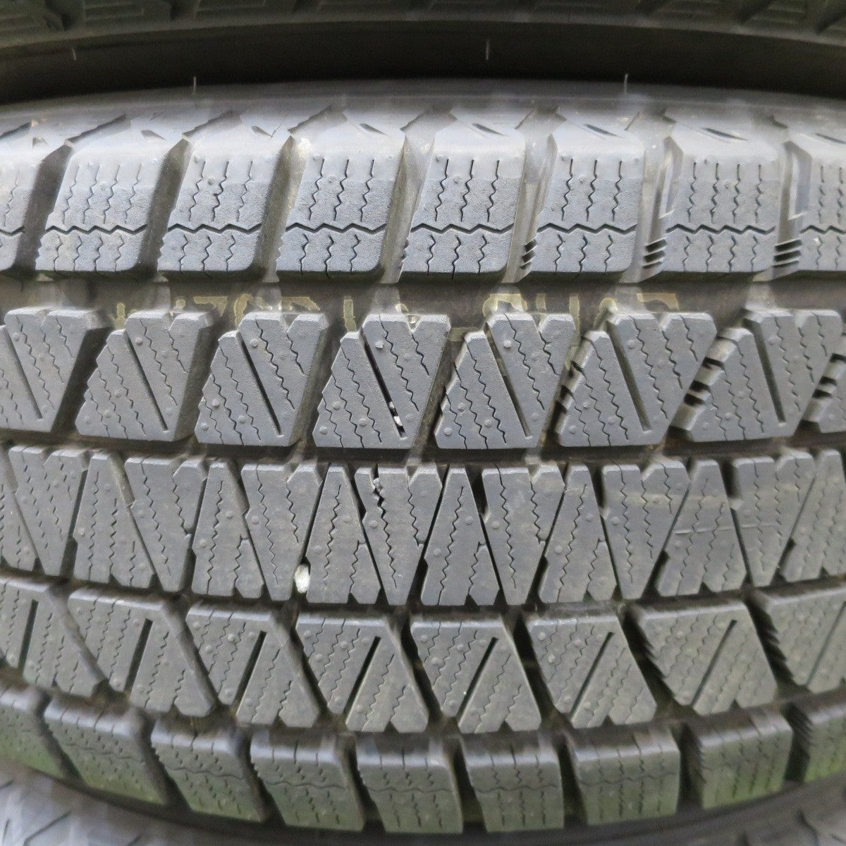 ほぼ未使用！25年★スタッドレス 265/65R17 ブリヂストン ブリザック DM-V3 社外 アルミ MA-952 17インチ PCD139.7/6H★6032402ナス