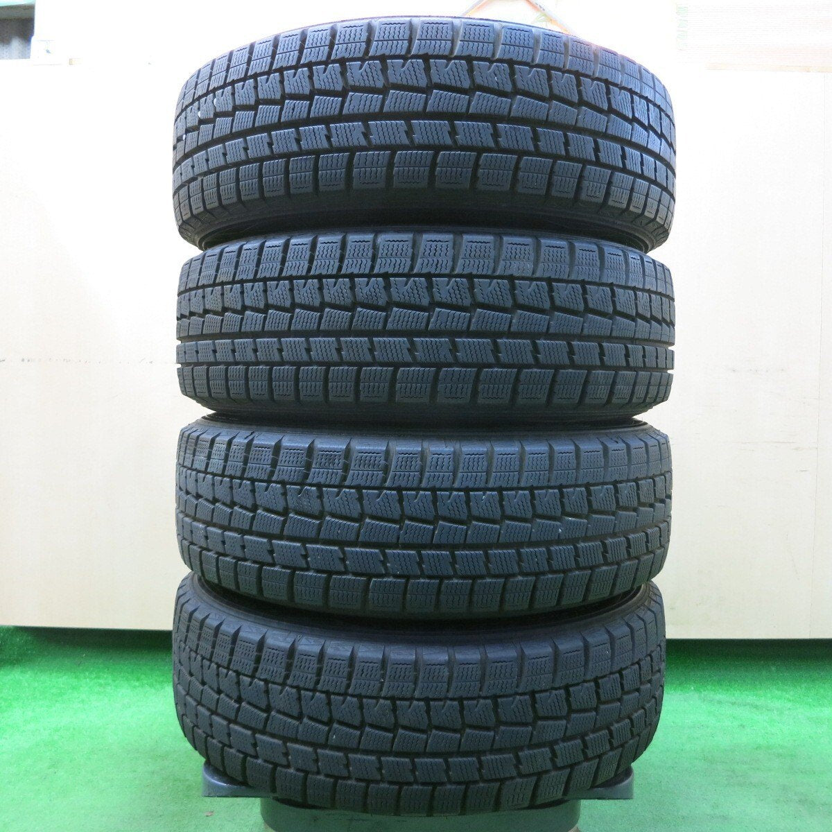 バリ溝！キレイ！9.5分★スタッドレス 175/65R15 ダンロップ ウインターマックス WM01 MANARAY SPORT PCD100/5H★4031609イス