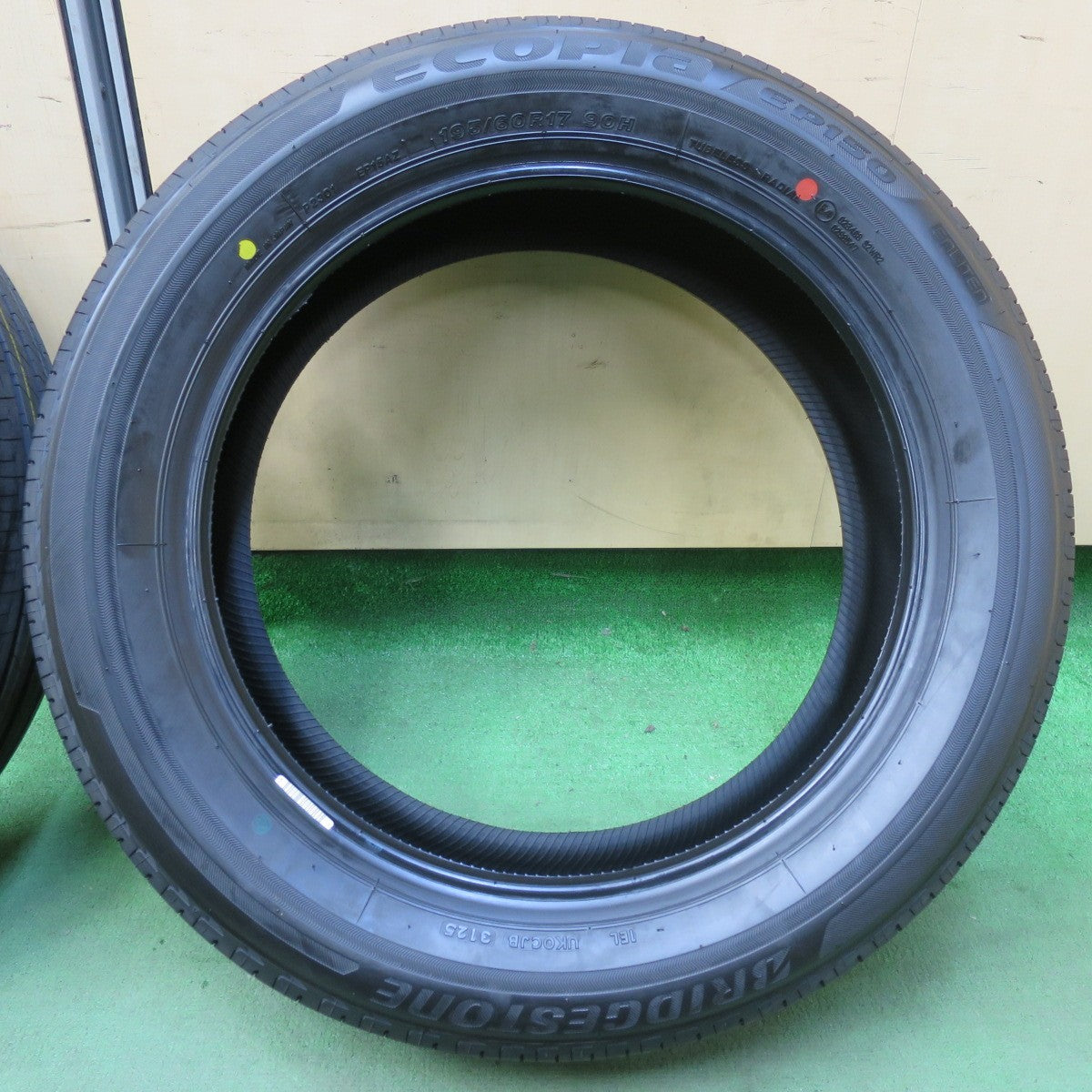 新車外し！25年★195/60R17 ブリヂストン エコピア EP150 タイヤ 17インチ ライズ ロッキー 等★5112208イノタ