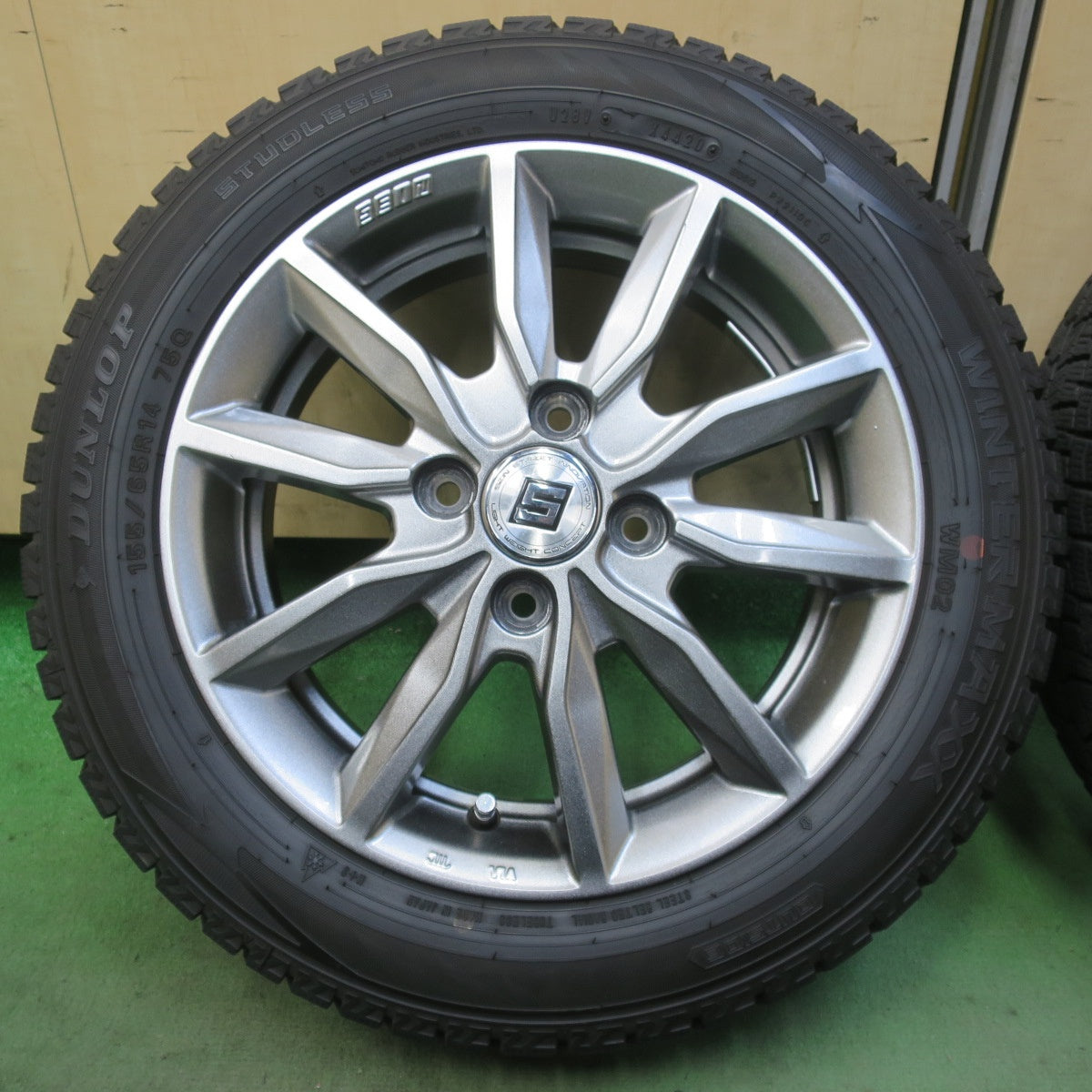 バリ溝！キレイ！9.5分◎スタッドレス 155/65R14 ダンロップ ウインターマックス WM02 SEIN ザイン 14インチ PCD100/4H◎6081201イス