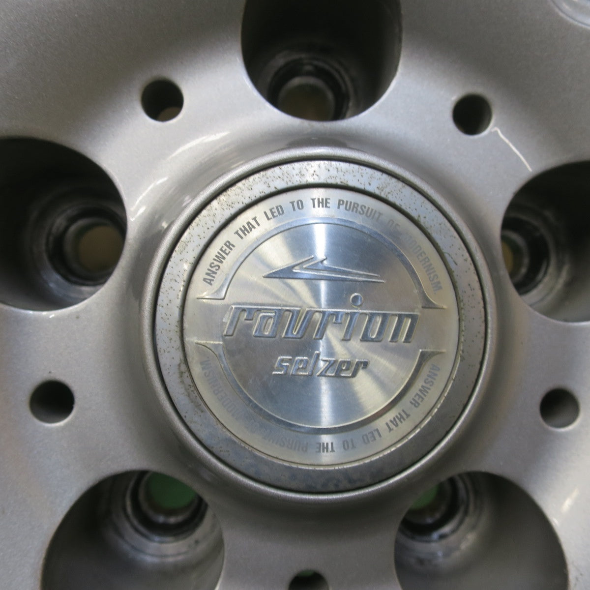 バリ溝！24年！キレイ！9.5分◎スタッドレス 215/60R16 ヨコハマ アイスガード iG60 ravrion selzer ラブリオン 16インチ PCD114.3/5H◎6072702イス
