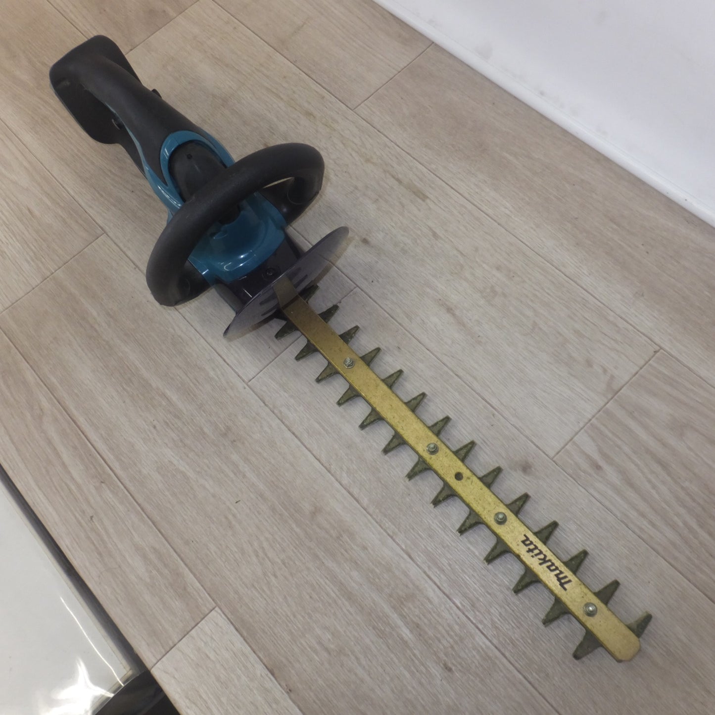 [送料無料] ★マキタ makita 360mm 充電式生垣バリカン MUH367D 18V 本体のみ★