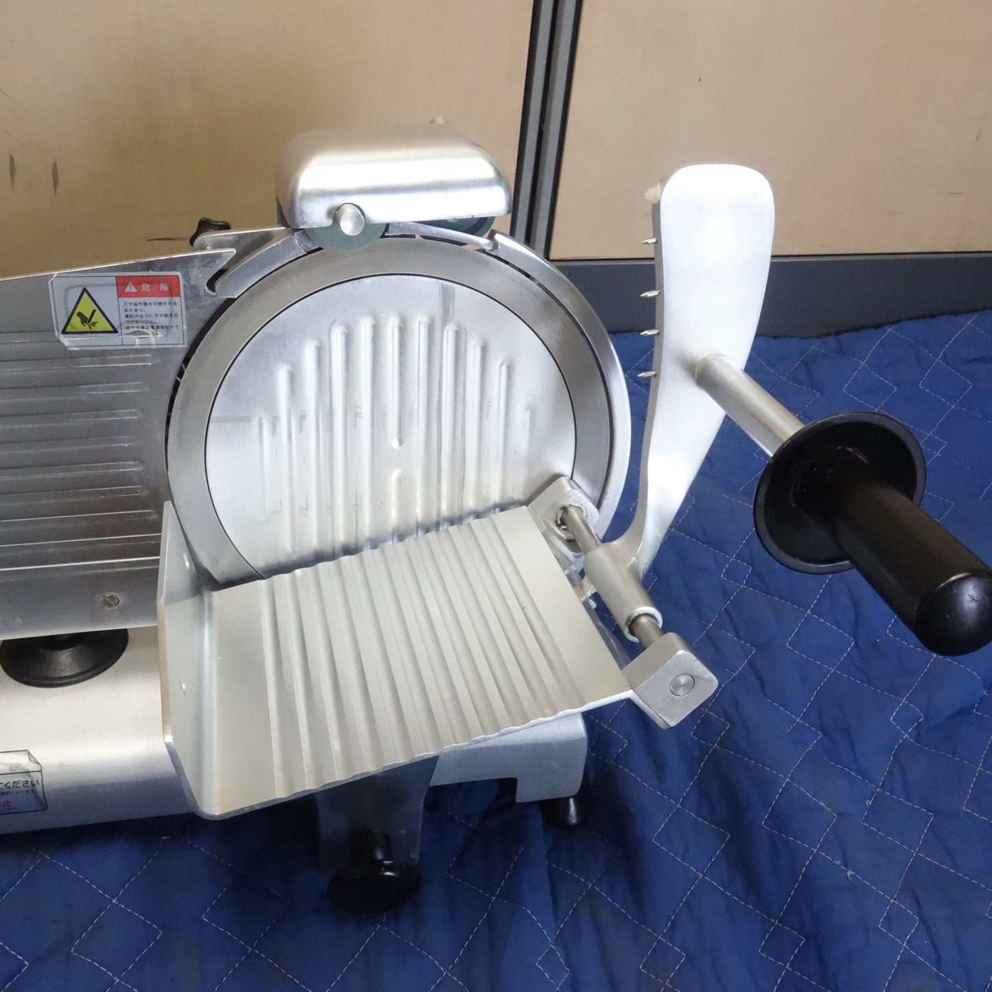 [送料無料] ☆テンポス 業務用 ミート スライサー 回転刃 25cm 100V TBMS-250 肉 カッター 厨房☆