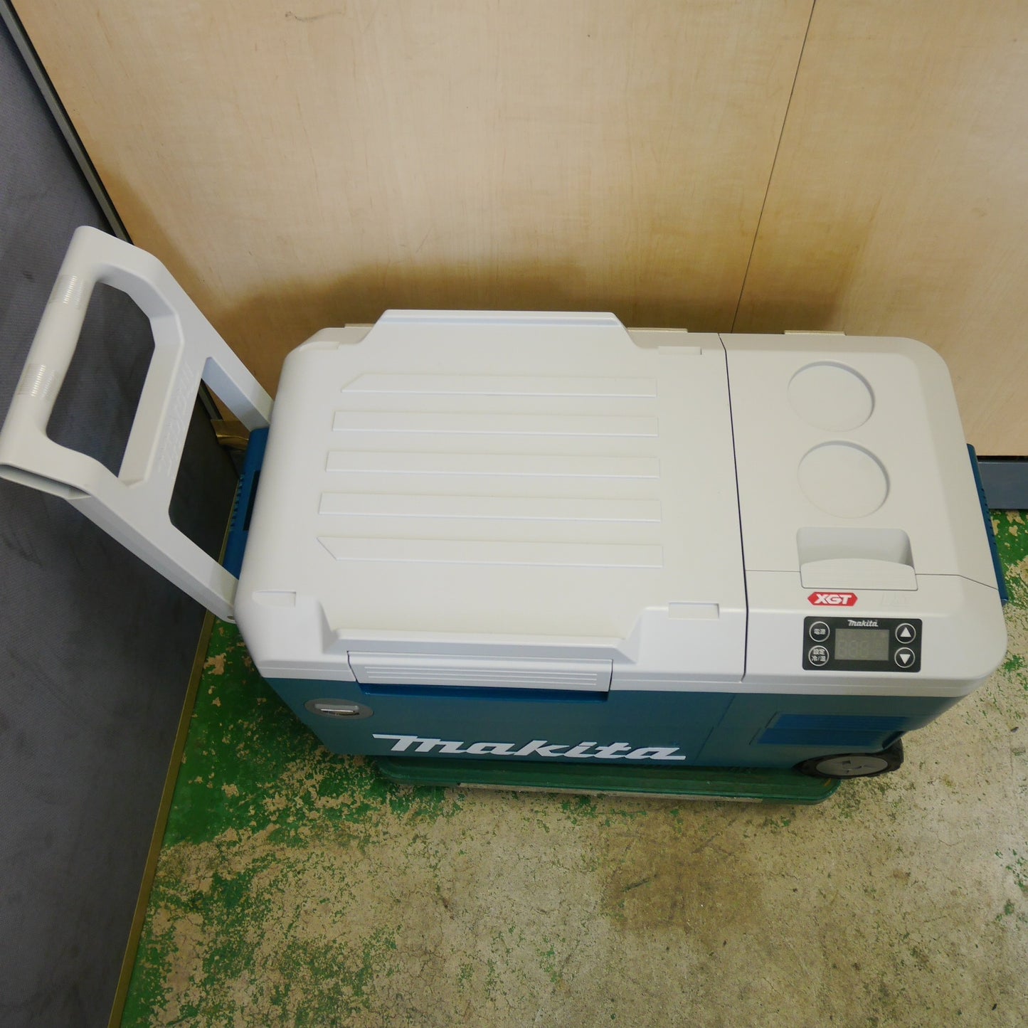 キレイ☆マキタ 充電式 保冷温庫 CW001G 20L シガーソケット用電源・ACアダプター付き ポータブル 保冷 保温 庫 makita☆ [送料無料]
