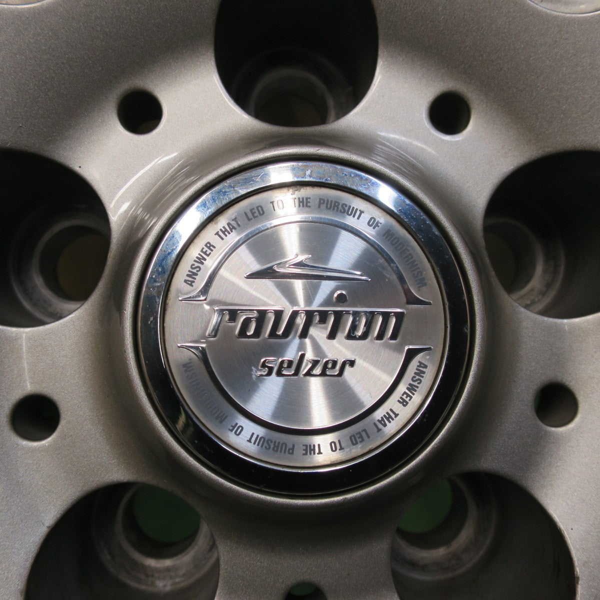 バリ溝！21年！キレイ！9.5分以上★スタッドレス 215/65R16 ミシュラン X-ICE SNOW ravrion selzer ラブリオン 16インチ PCD114.3/5H★5103016イス