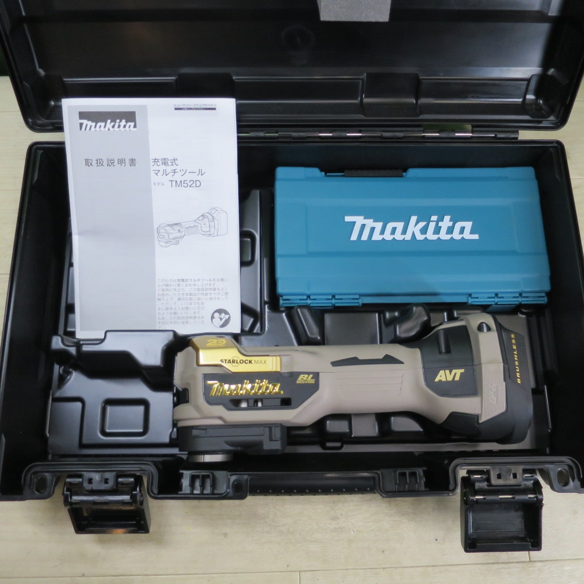 キレイ！付属品付き☆マキタ 充電式 マルチツール TM52D 電動 工具 切断 削り取り 研削 コードレス makita 18V☆