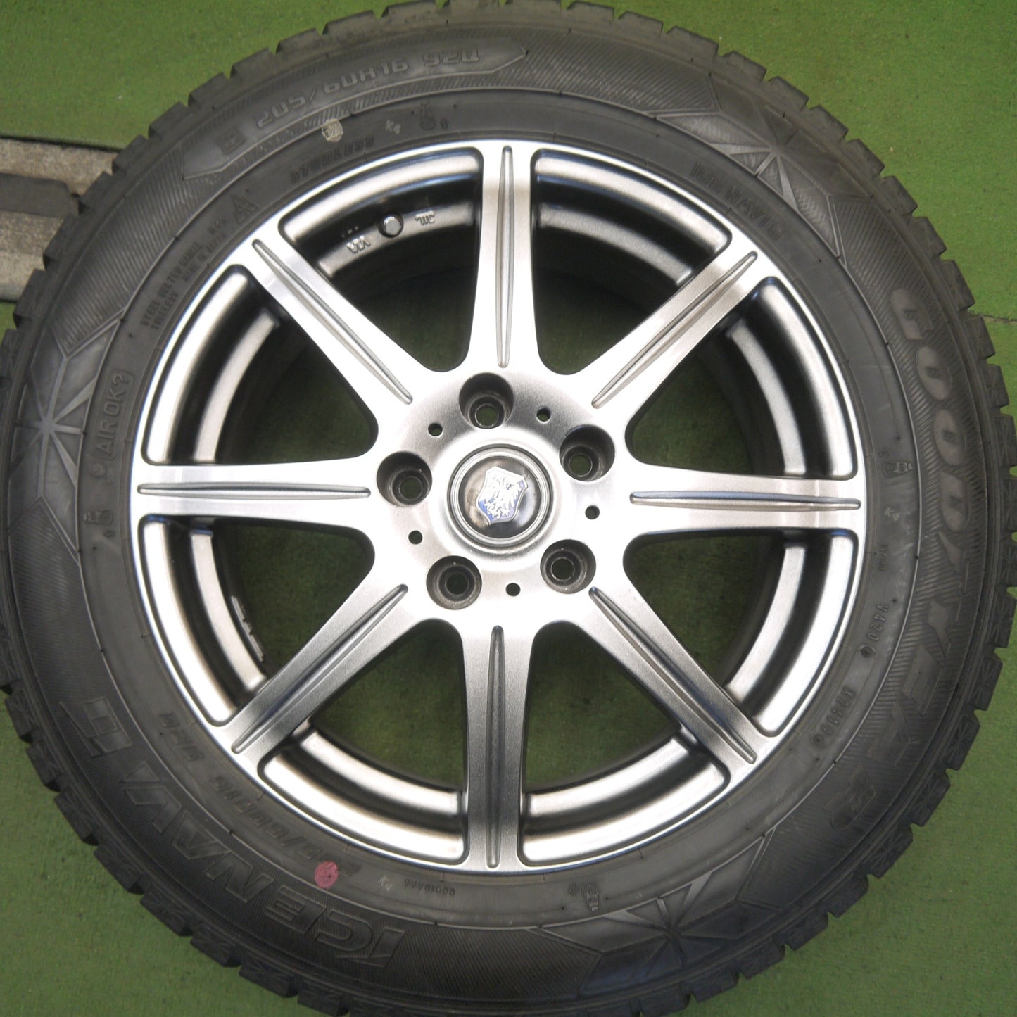 キレイ◎スタッドレス 205/60R16 グッドイヤー アイスナビ6 社外 アルミ 16インチ PCD114.3/5H◎6082806Hス