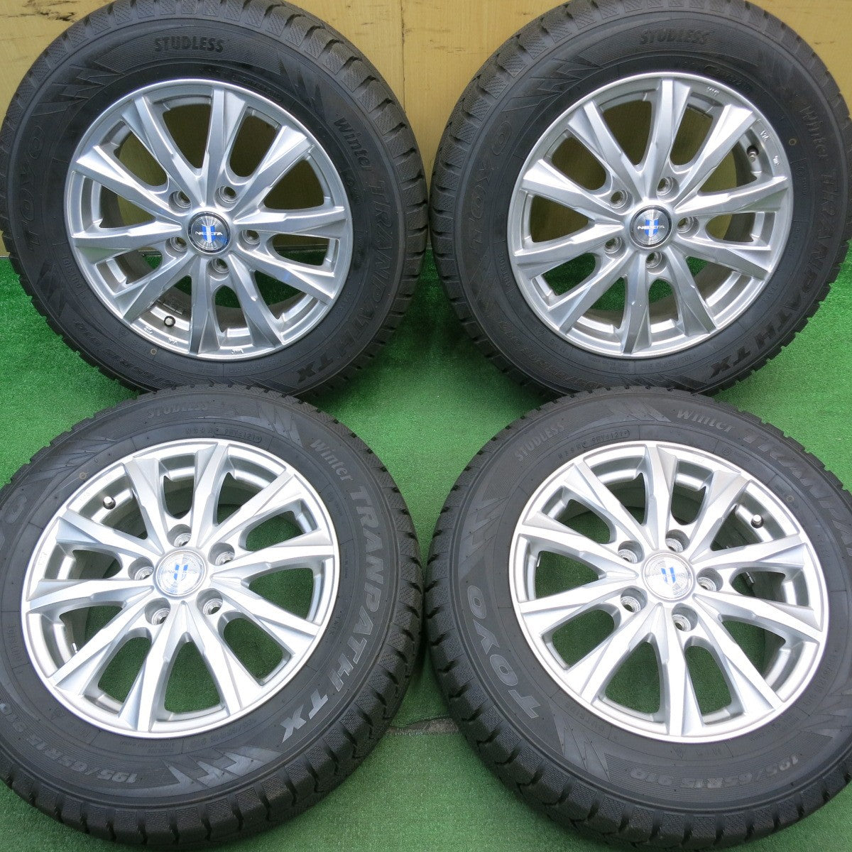 バリ溝！21年！キレイ！9.5分以上★スタッドレス 195/65R15 トーヨー ウインター トランパス TX NEXTA ネクスタ 15インチ PCD114.3/5H★5050406NJス