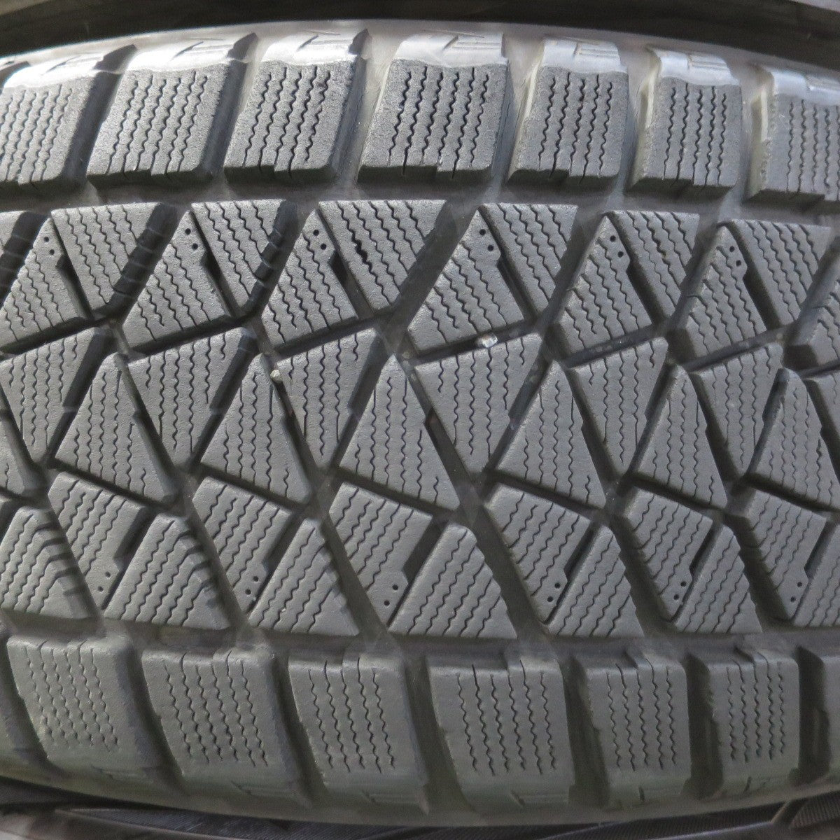 センサー付！バリ溝！キレイ！9分★レクサス RX バージョンL 純正 235/55R20 スタッドレス ブリヂストン ブリザック DM-V2 20インチ PCD114.3/5H★5092301イス