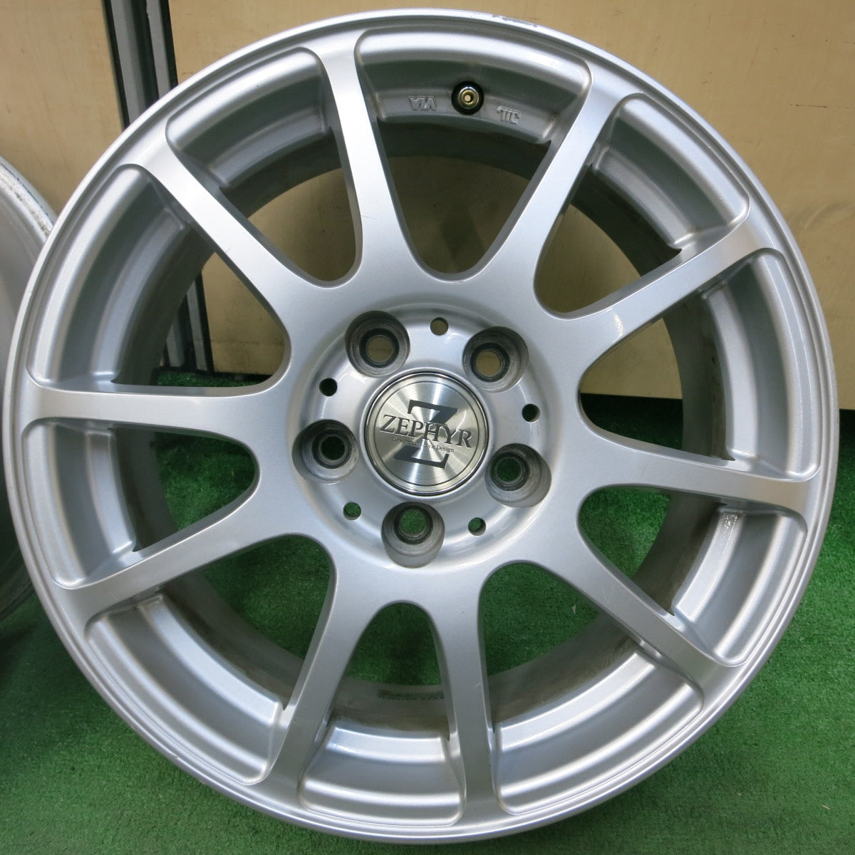 [送料無料] 4本価格★プリウス 等 ZEPHYR ゼファー インターミラノ 15インチ ホイール 15×6J PCD100/5H★4103108SYホ
