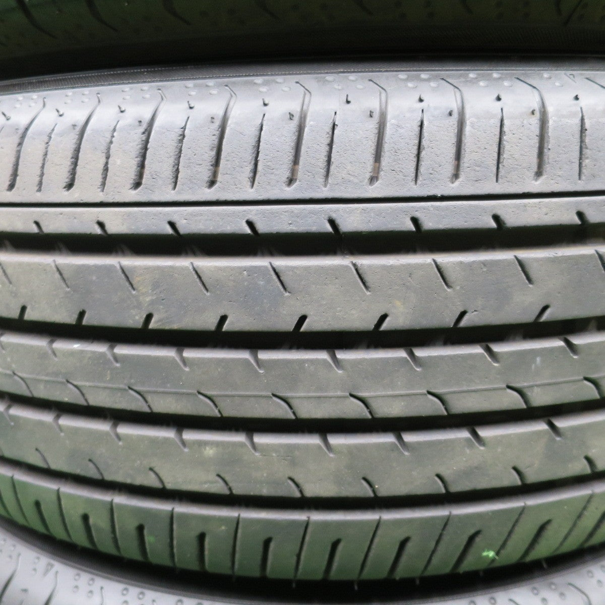 バリ溝！25年！9.5分★225/60R18 ヨコハマ アドバン V03 タイヤ 18インチ 40系 アルファード ヴェルファイア 等★6012402NKノタ