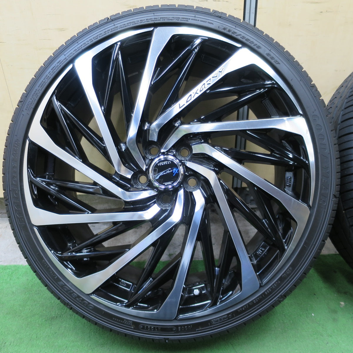 ほぼ未使用！26年！キレイ◎プリウス 等 LOXARNY TEMPEST TURBINE VX 225/35R19 グッドイヤー EfficientGrip Comfort ロクサーニ テンペスト タービン 19インチ PCD100/5H◎6091601NGノ