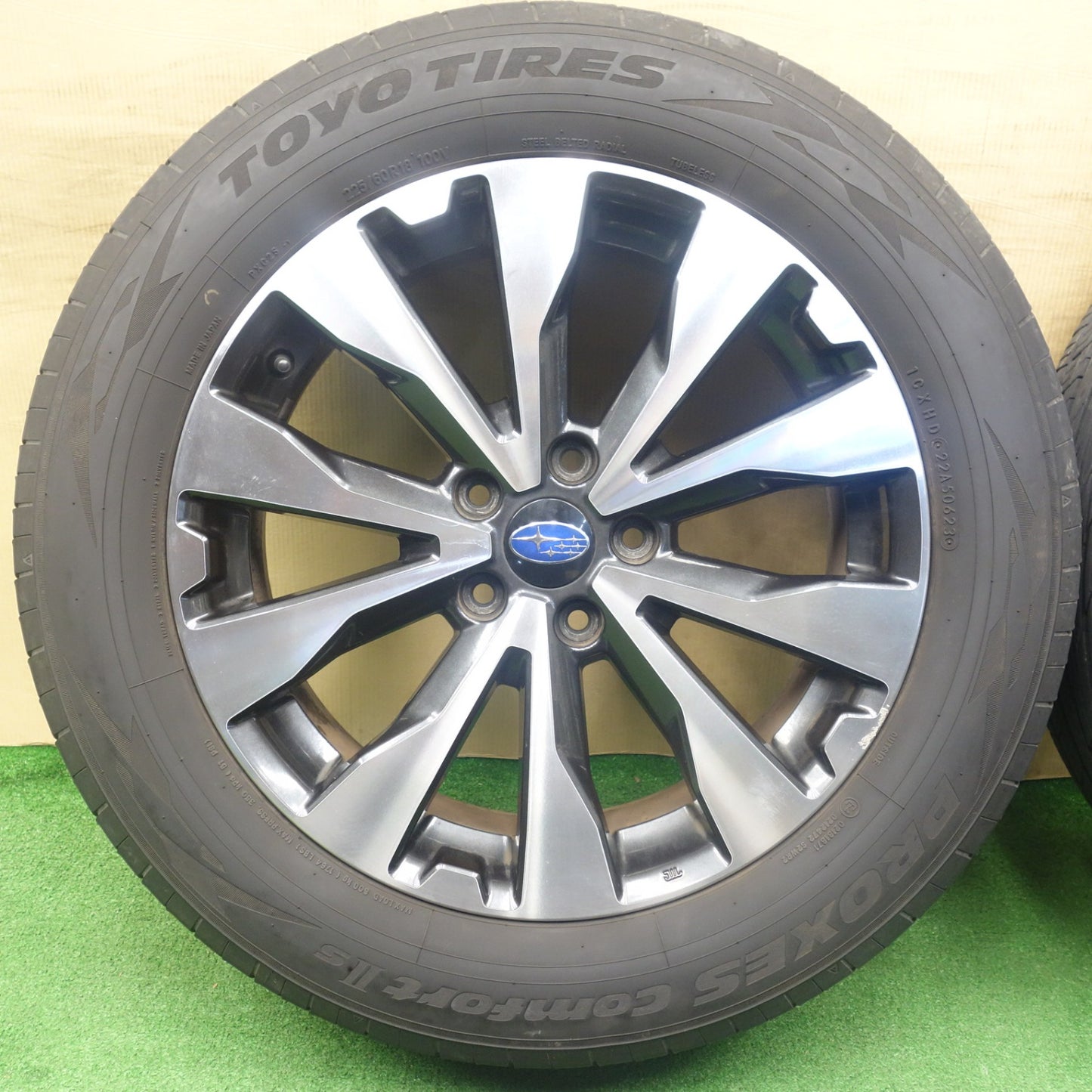 バリ溝！23年！9.5分★スバル レガシィ アウトバック 純正 225/60R18 トーヨー プロクセス ComfortⅡs 18インチ PCD114.3/5H★6022503KTノ
