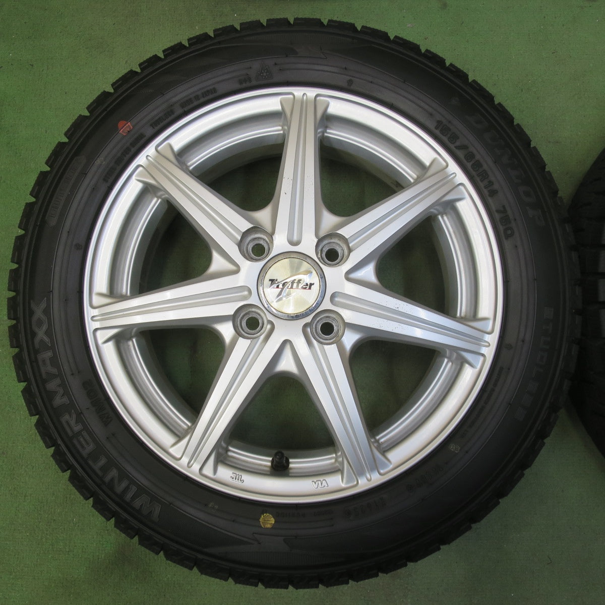 バリ溝！25年！ほぼ10分◎スタッドレス 155/65R14 ダンロップ ウインターマックス WM02 Treffer トレファー 14インチ PCD100/4H◎6081911イス